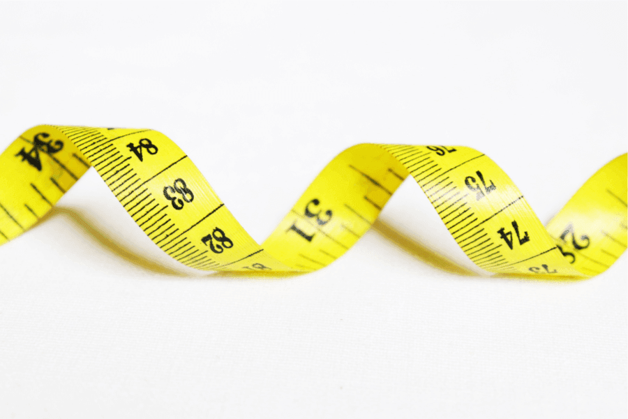 ゴキブリの飛ぶ距離と高さはどのくらい?