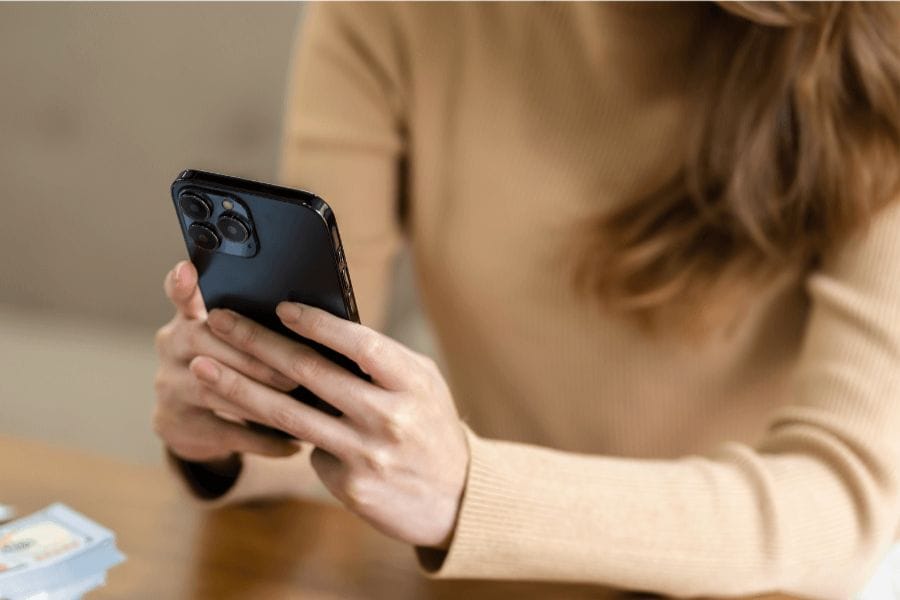 「猫がゴキブリ食べた」知恵袋の声を紹介