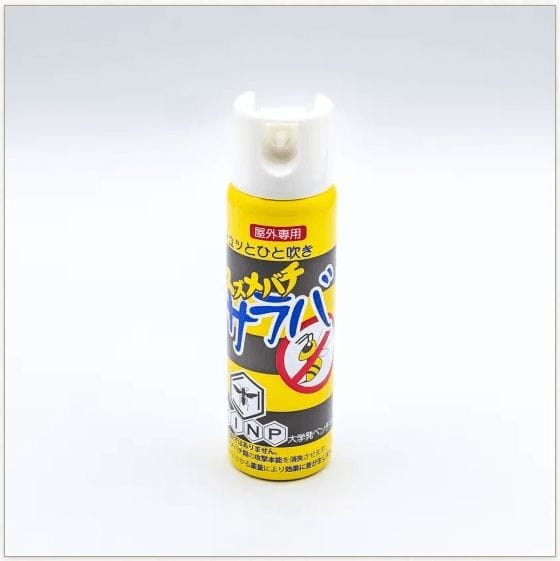 スズメバチを寄せ付けないスプレーは草花に使える?