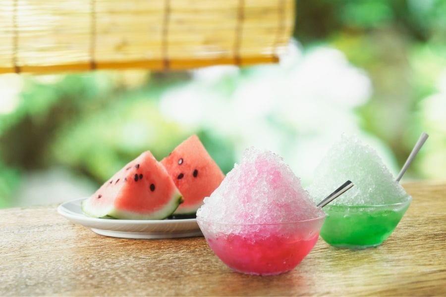 カメムシは夏にはいない？